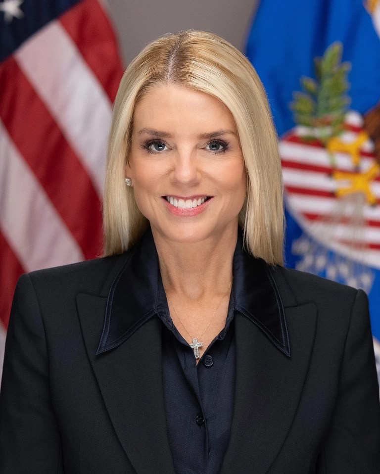 Declaración de Padilla sobre el despido de la fiscal general Pam Bondi