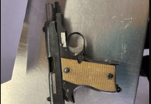 SMPD: Investigación sobre vehículo robado culmina en arresto y recuperación de un arma de fuego